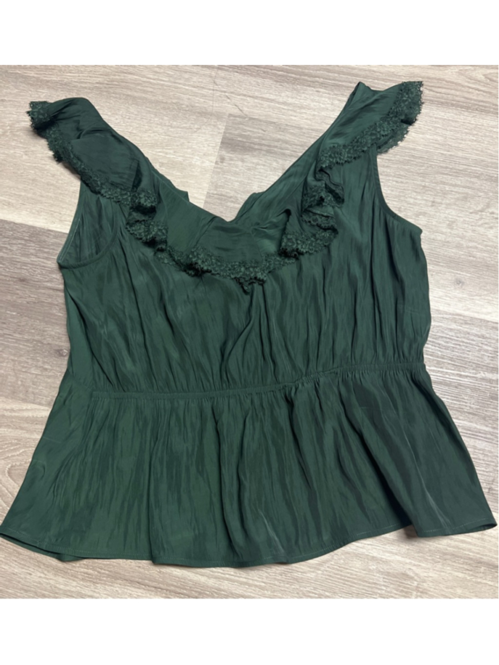Women's Universal Thread Blouse XL Green Ruffle V-Neck Top Lace size XL - Picture 7 of 7